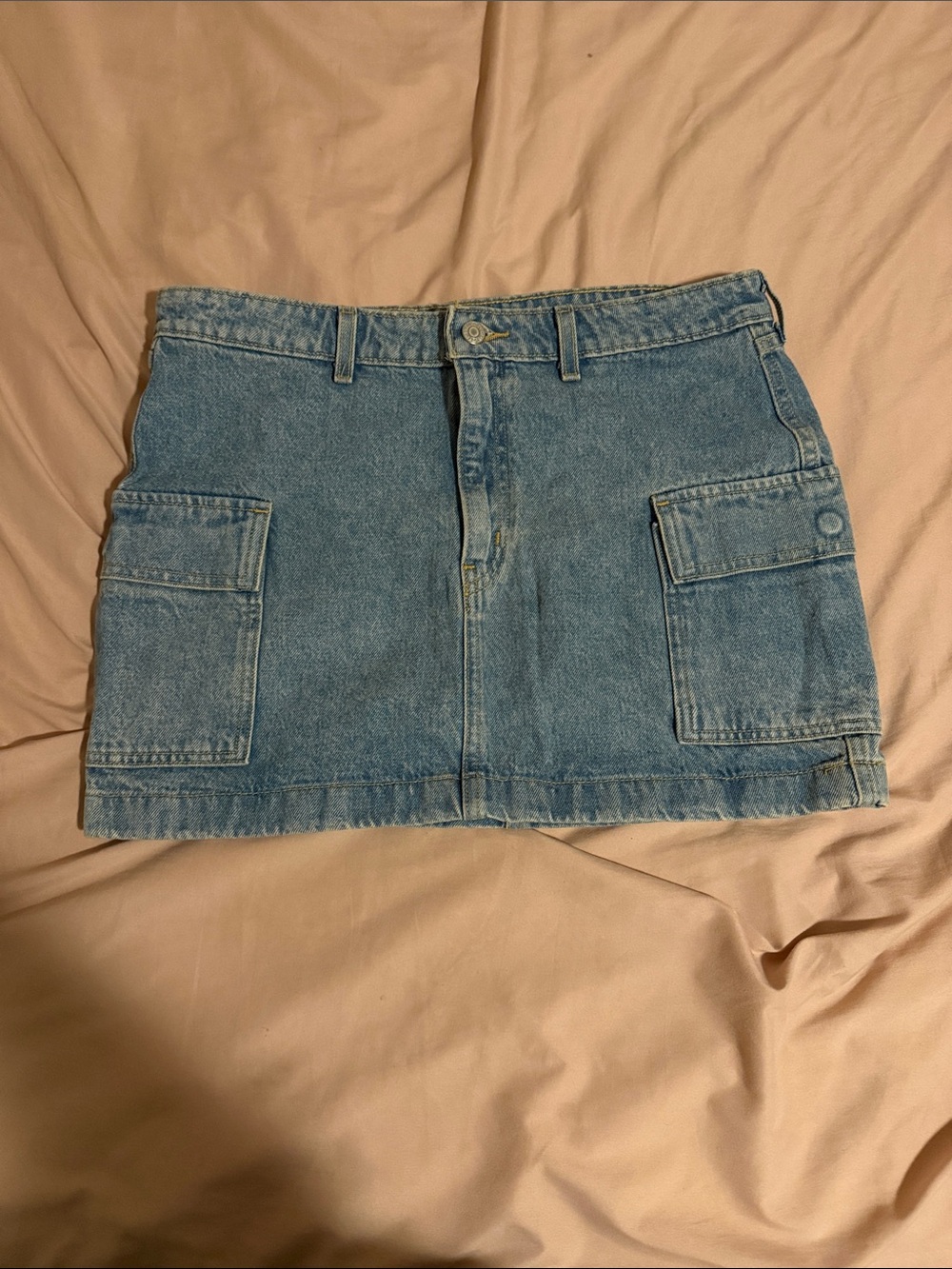 Levi’s Denim Mini Skirt with Cargo Pockets - Light Blue